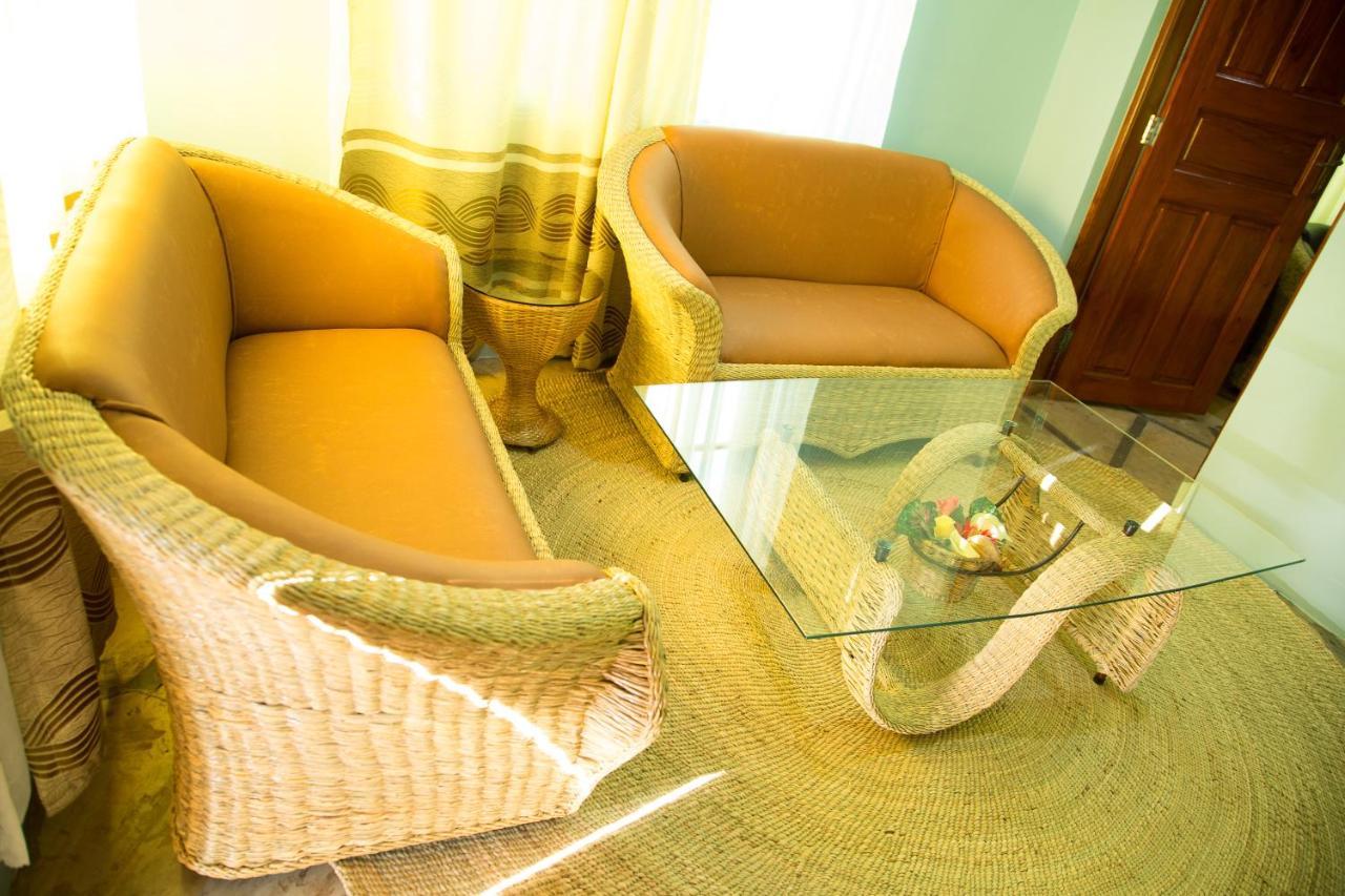 Asmorein Hotel Babati ภายนอก รูปภาพ